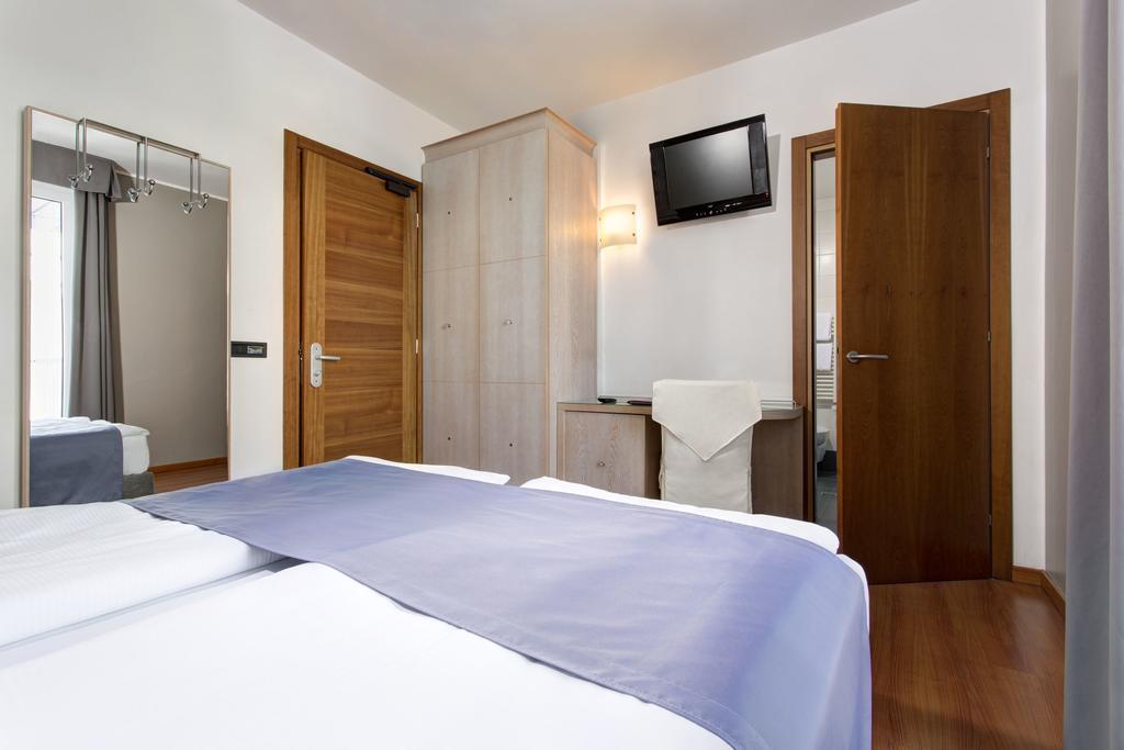 Victoria Frontemare Beach & Spa Hotel Jesolo Exterior photo