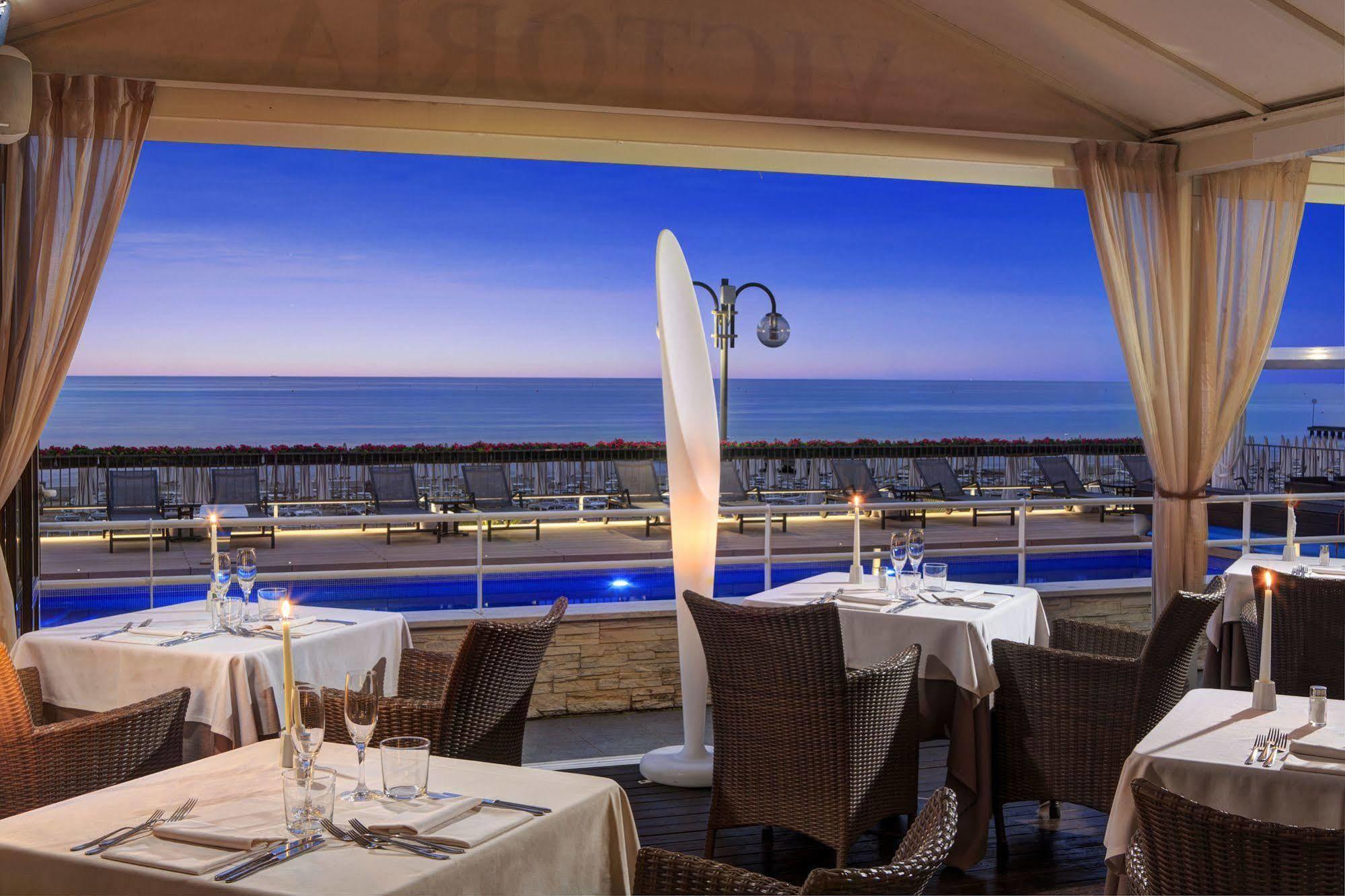 Victoria Frontemare Beach & Spa Hotel Jesolo Exterior photo